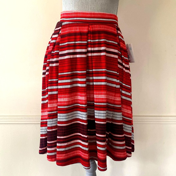 LuLaRoe “MADISON” SKIRT SIZE EXTRA SMALL (True to Size) 🌟NWT🌟 - Picture 10 of 11